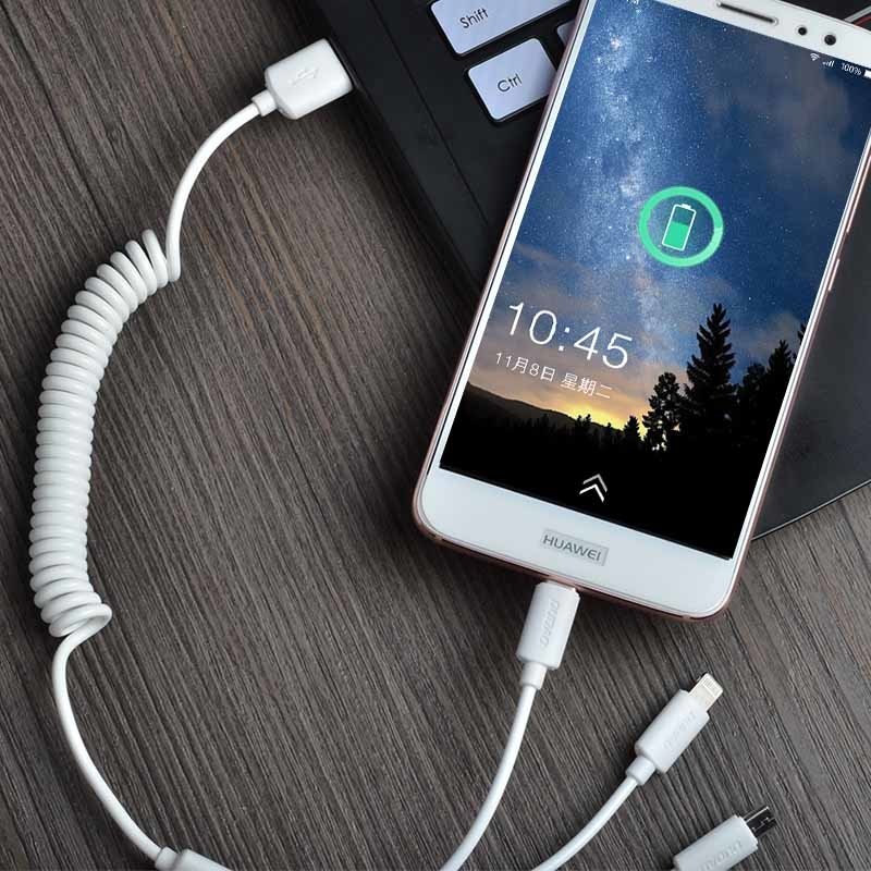 Dudao automašīnas lādētājs 2x USB 2,4A + USB kabelis 3in1 Lightning / USB Type-C / micro USB kabelis (R7) - Balts