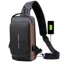 Plecu soma ar USB uzlādi pret zādzībām - Melna / Brūna
